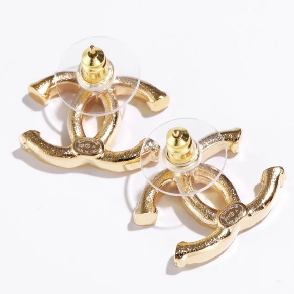 Brand New CHANEL 23A Gold Interlock CC Logo Statement Stud Earrings - Picture 2 of 5